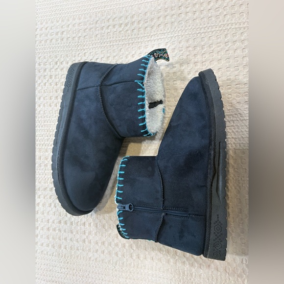 Muk Luks Women’s Tatum Bootie’s - Size 10 NWOB - Picture 4 of 9